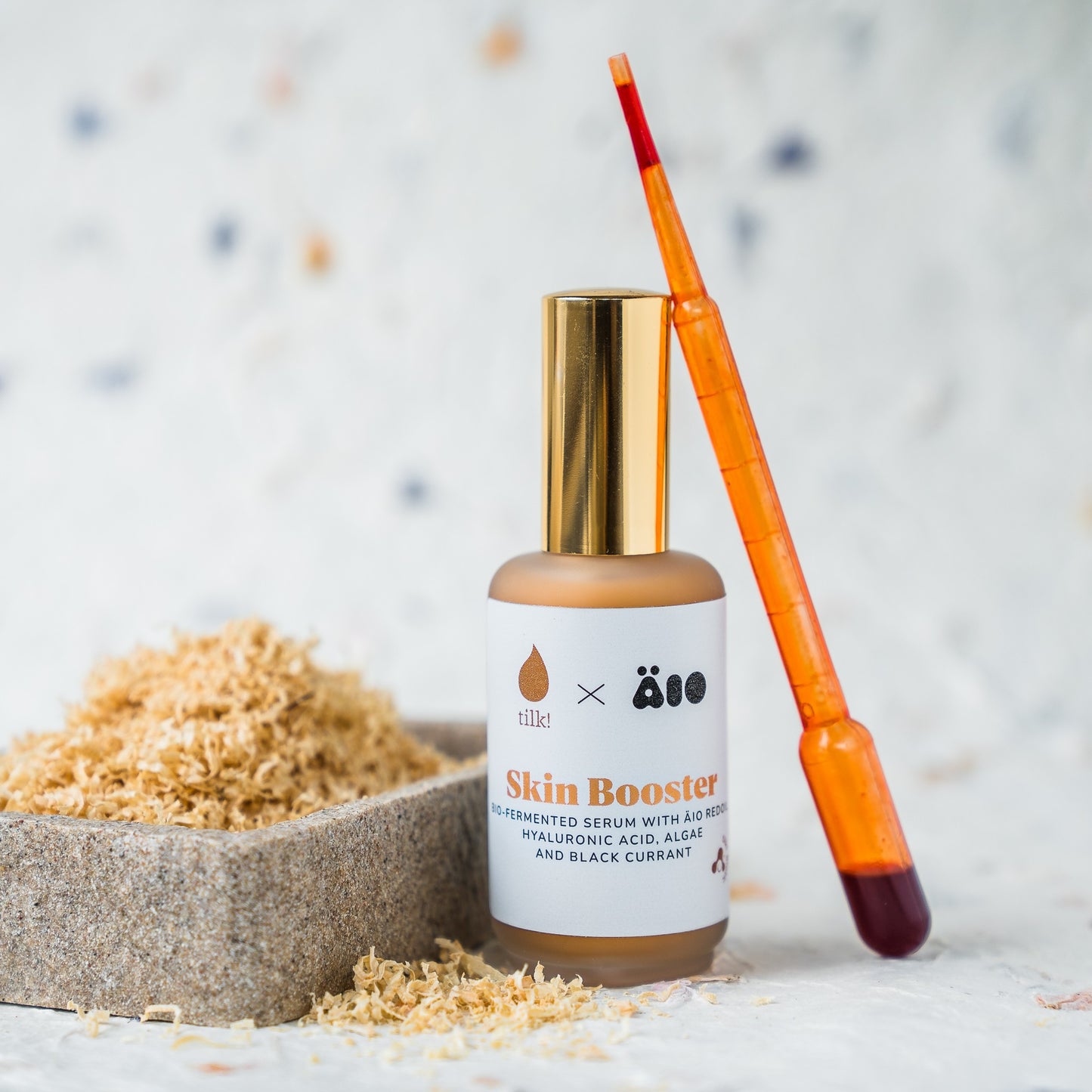Skin Booster Bio-Fermented Serum with Äio RedOil, Hyaluronic acid, algae and Black Currant Seed oil